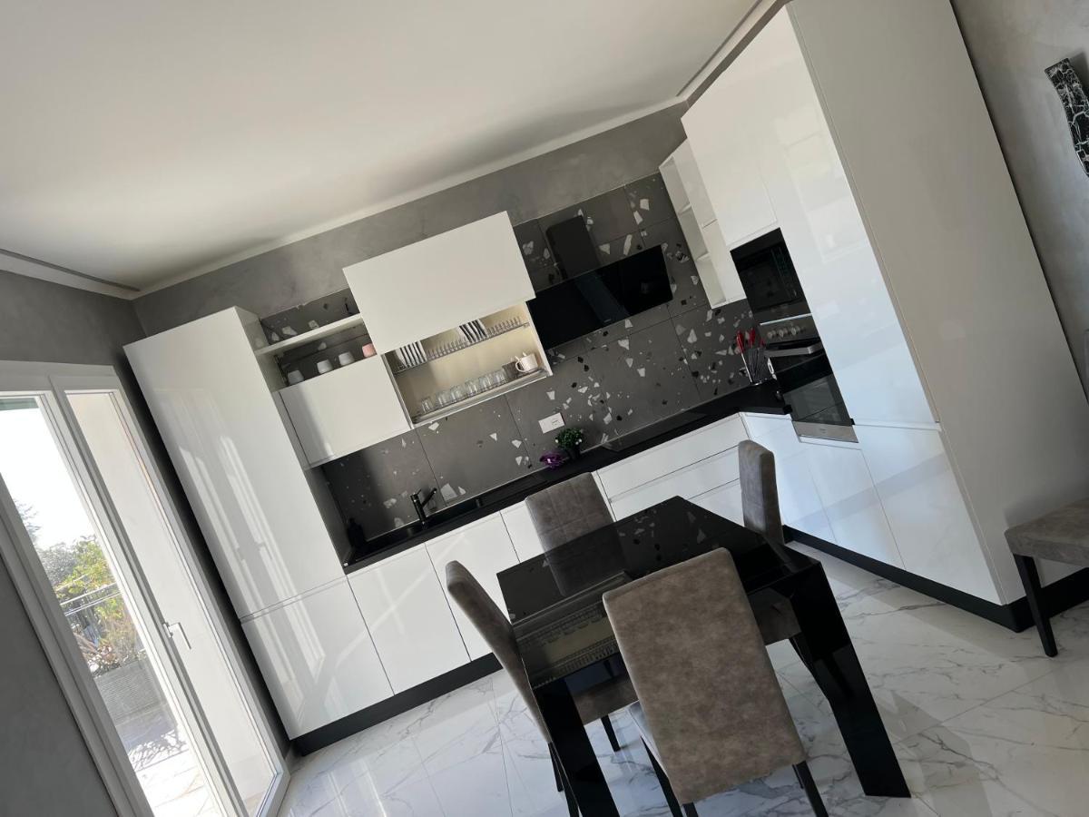 Corso Montecarlo Lejlighed Ventimiglia Eksteriør billede